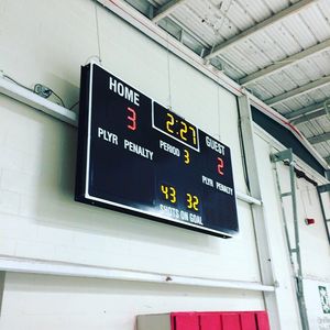 Image post by @hockeyatiu on Instagram
