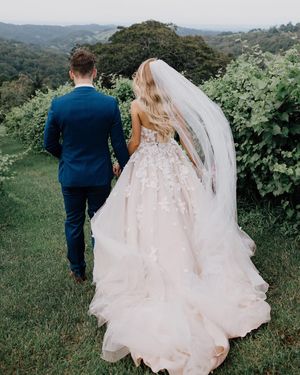 Image post by @theknot on Instagram