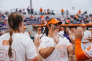 Image post by @clemsonsoftball on Twitter