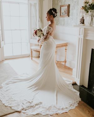 Image post by @theknot on Instagram