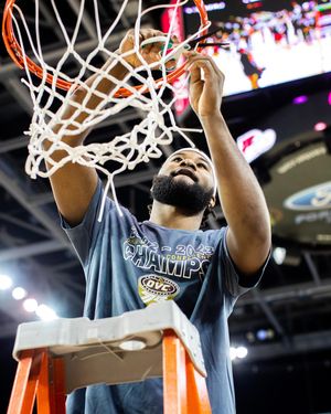 Image post by @semoredhawks on Instagram