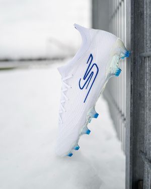 Image post by @soccerdotcom on Instagram