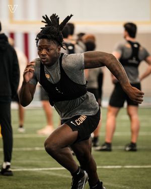 Image post by @VandyFootball on Twitter