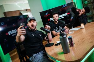 Image post by @100thieves on Instagram