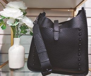 Image post by @shopoutoftown on Instagram