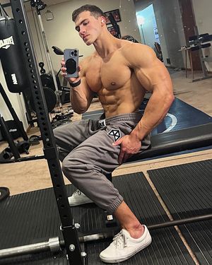 Image post by @logyfoote on Instagram