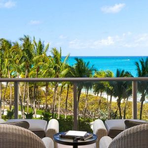Image post by @stregisbalharbour on Instagram