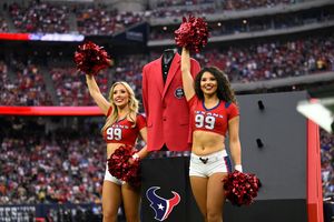Image post by @texanscheerleaders on Instagram
