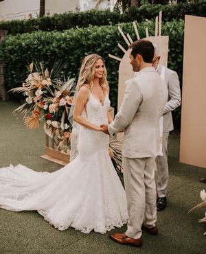 Image post by @theknot on Instagram