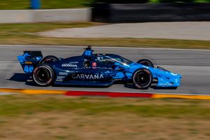 Image post by @CarvanaRacing on Twitter