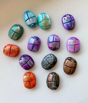 Image post by @beadcache on Instagram