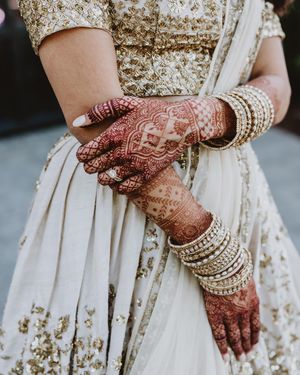 Image post by @thismodernlovephoto on Instagram