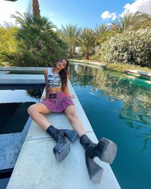 Image post by @shein_us on Instagram