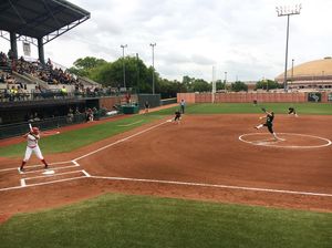 Image post by @baylorsoftball on Instagram