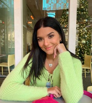 Image post by @earrings_bycait on Instagram