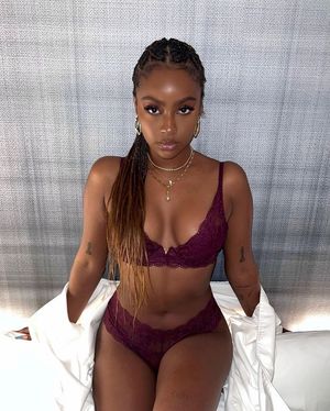 Image post by @victoriassecret on Instagram