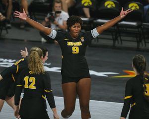 Image post by @IowaVolleyball on Twitter