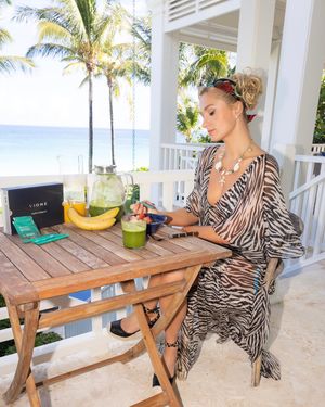 Image post by @parishilton on Instagram