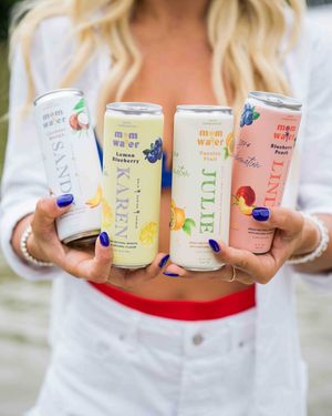 Image post by @drinkmomwater on Instagram