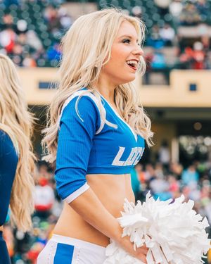 Image post by @detlionscheerleaders on Instagram