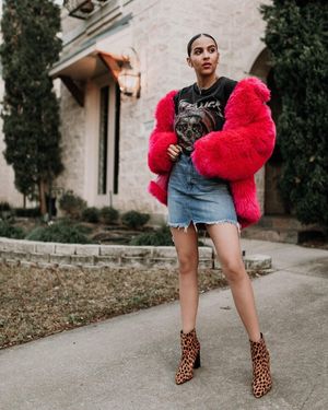 Image post by @khailariel on Instagram