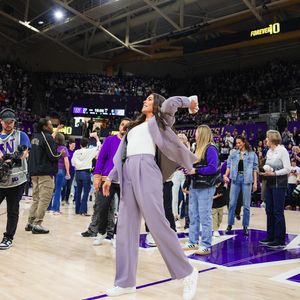 Image post by @uw_wbb on Instagram