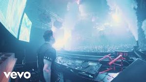 Video post by @jonasbluevevo on YouTube