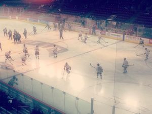 Image post by @du_hockey on Instagram