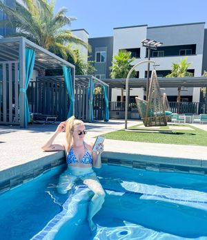 Image post by @blondiereads_ on Instagram