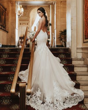 Image post by @theknot on Instagram