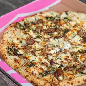 Image post by @blondies_pizza on Instagram