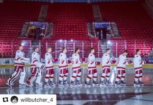 Image post by @du_hockey on Instagram