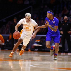 Image post by @vol_hoops on Instagram