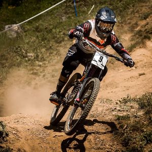 Image post by @foxmtb on Instagram