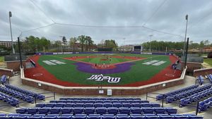 Image post by @hpuwlax on Instagram