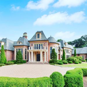 Image post by @christiesrealestate on Instagram