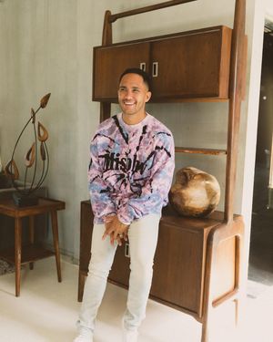 Image post by @therealcarlospena on Instagram