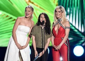 Image post by @beberexha on Instagram