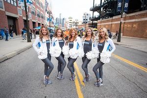 Image post by @detlionscheerleaders on Instagram