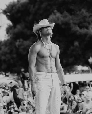 Image post by @ross_lynch on Instagram