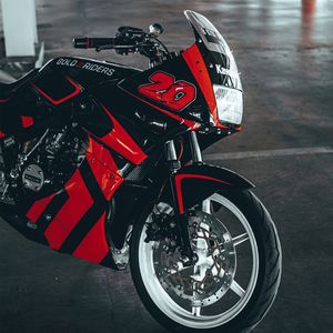 Image post by @boldriders on Instagram
