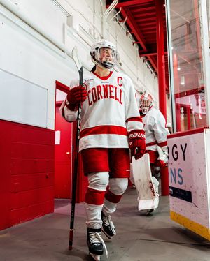 Image post by @cornellwhockey on Instagram