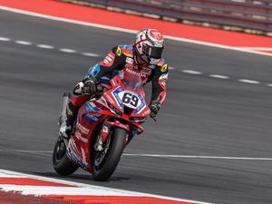 Image post by @motoamerica on Instagram