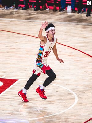 Image post by @HuskerHoops on Twitter