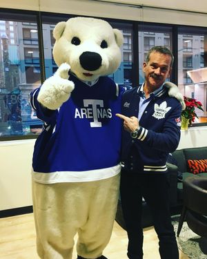Image post by @officialcarltonthebear on Instagram