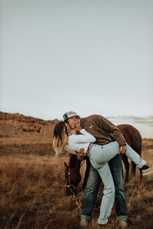 Image post by @cowgirlmagazine on Instagram