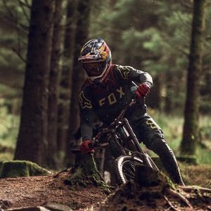 Image post by @foxmtb on Instagram