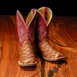 Image post by @tonylamaboots on Instagram