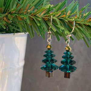 Image post by @beadcache on Instagram