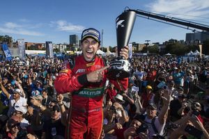 Image post by @lucasdigrassi on Instagram